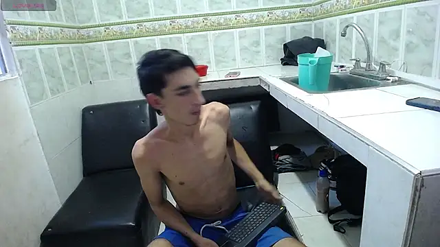 Snapshot of Golosa_hard_sex chatting on 11.01.25 Golosa hard sex online show from 11.01.25