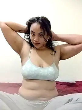 Snapshot of SoakedUpKitty- chatting on 12.01.25 SoakedUpKitty- online show from 12.01.25