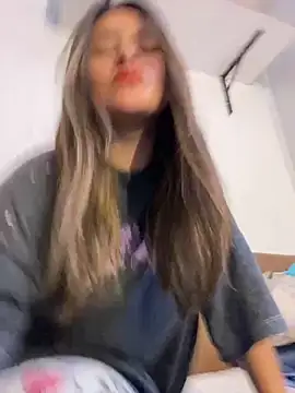 Snapshot of leil_6680 chatting on 11.17.25 leil 6680 online show from 11.17.25