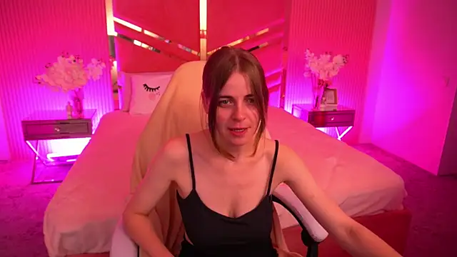 Snapshot of ShinyfromUa chatting on 09.13.25 ShinyfromUa online show from 09.13.25