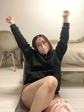 Snapshot of NATSUMI00 chatting on 11.27.25 NATSUMI00 online show from 11.27.25