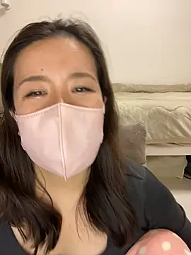 Snapshot of NATSUMI00 chatting on 12.03.25 NATSUMI00 online show from 12.03.25