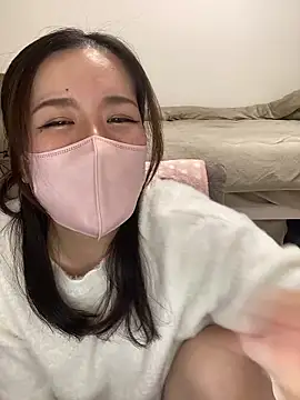 Snapshot of NATSUMI00 chatting on 12.14.25 NATSUMI00 online show from 12.14.25