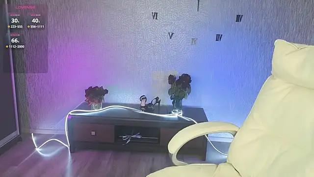 NikkiiStill online show from 10.25.25