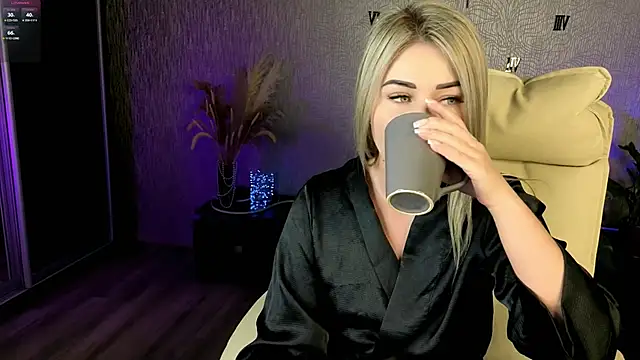 NikkiiStill online show from 02.23.26