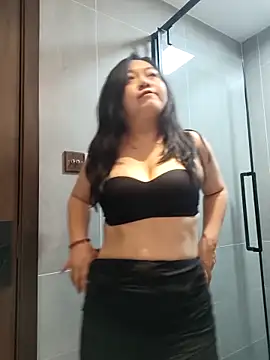 smgirls online show from 10.23.25