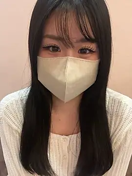 Snapshot of Ema-- chatting on 10.10.25 Ema-- online show from 10.10.25