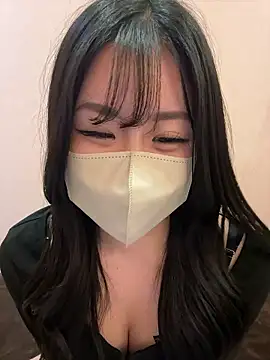 Snapshot of Ema-- chatting on 10.25.25 Ema-- online show from 10.25.25