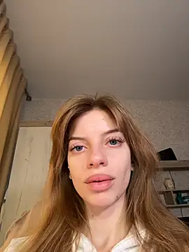 Snapshot of mari__papi chatting on 12.15.25 mari papi online show from 12.15.25