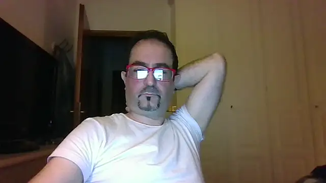Snapshot of max_im69 chatting on 05.21.26 max im69 online show from 05.21.26