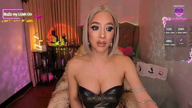 Snapshot of Dream_Goddess chatting on 12.27.24 Dream Goddess online show from 12.27.24