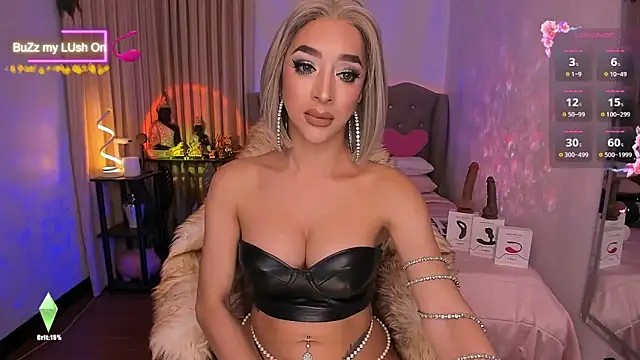 Snapshot of Dream_Goddess chatting on 02.19.25 Dream Goddess online show from 02.19.25