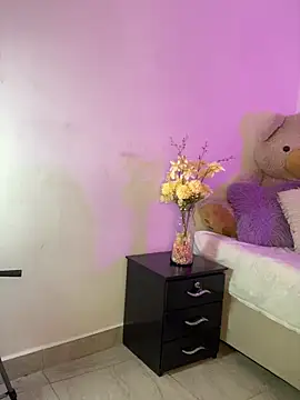 Charlottediolet online show from 02.04.26