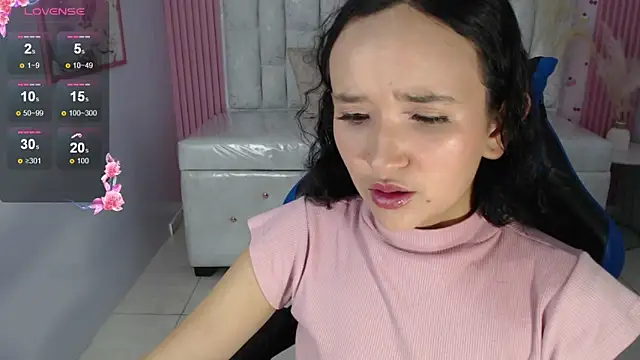 Snapshot of bella_vibess_s chatting on 11.05.25 bella vibess s online show from 11.05.25