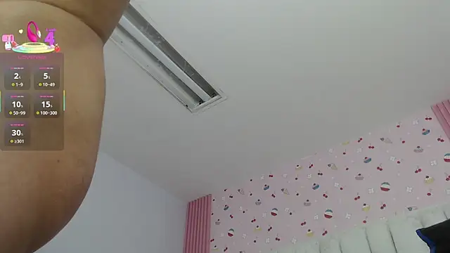 Snapshot of bella_vibess_s chatting on 11.08.25 bella vibess s online show from 11.08.25