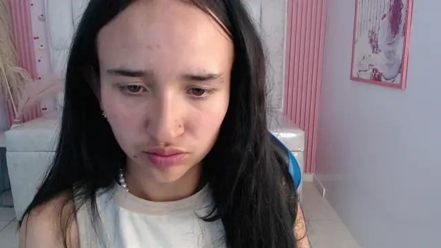 Snapshot of bella_vibess_s chatting on 11.21.25 bella vibess s online show from 11.21.25