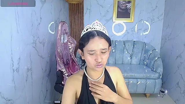 Snapshot of bella_vibess_s chatting on 12.20.25 bella vibess s online show from 12.20.25