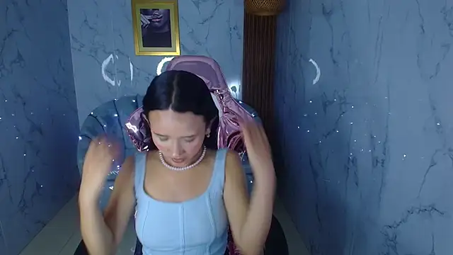 Snapshot of bella_vibess_s chatting on 01.08.26 bella vibess s online show from 01.08.26