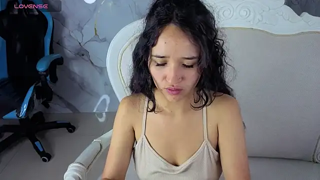 Snapshot of bella_vibess_s chatting on 02.20.26 bella vibess s online show from 02.20.26