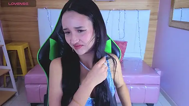 Snapshot of bella_vibess_s chatting on 02.25.26 bella vibess s online show from 02.25.26