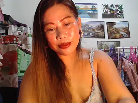 Snapshot of filipina_beauty chatting on 11.20.25 filipina beauty online show from 11.20.25