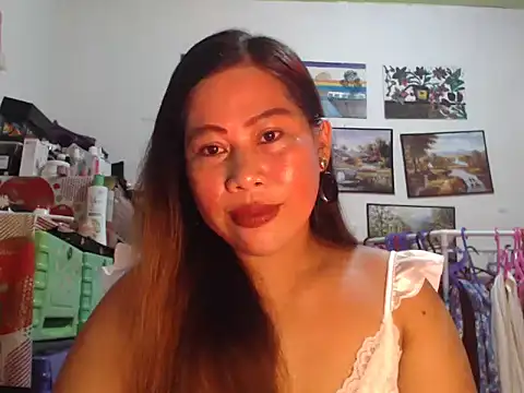 Snapshot of filipina_beauty chatting on 12.02.25 filipina beauty online show from 12.02.25