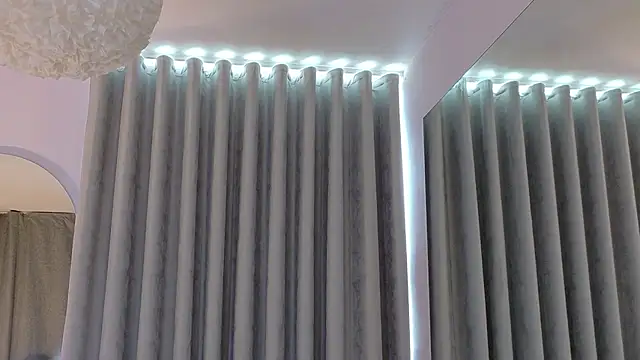 Snapshot of NicoleArmani chatting on 04.02.26 NicoleArmani online show from 04.02.26