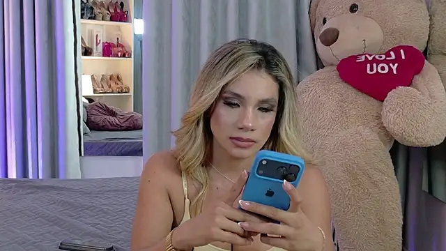Snapshot of NicoleArmani chatting on 05.08.26 NicoleArmani online show from 05.08.26