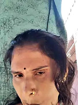 Snapshot of Love_bhabi chatting on 11.18.25 Love bhabi online show from 11.18.25