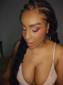 Queen Amara online show from 07.05.26