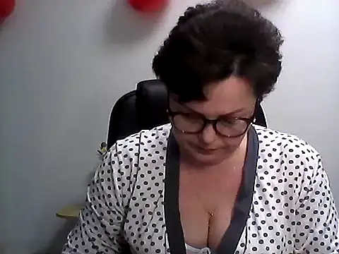 EllaLove2277 online show from 02.18.26