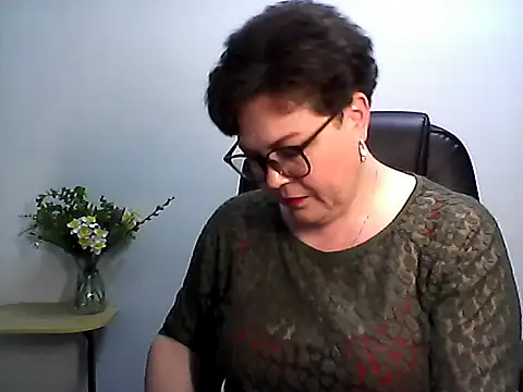 EllaLove2277 online show from 04.13.26