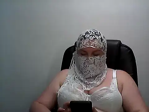 Snapshot of EllaLove2277 chatting on 06.24.26 EllaLove2277 online show from 06.24.26