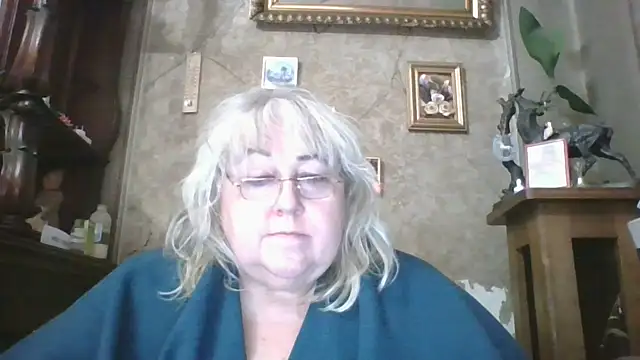 Snapshot of Lala-Love56 chatting on 12.17.25 Lala-Love56 online show from 12.17.25