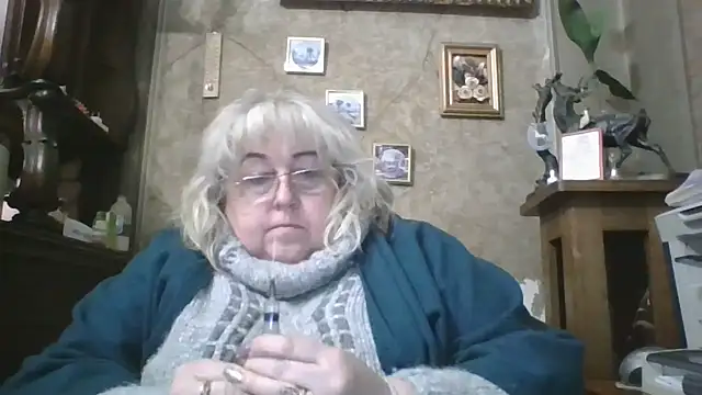 Snapshot of Lala-Love56 chatting on 12.19.25 Lala-Love56 online show from 12.19.25