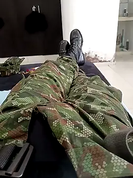 Snapshot of alejos81 chatting on 12.18.25 alejos81 online show from 12.18.25