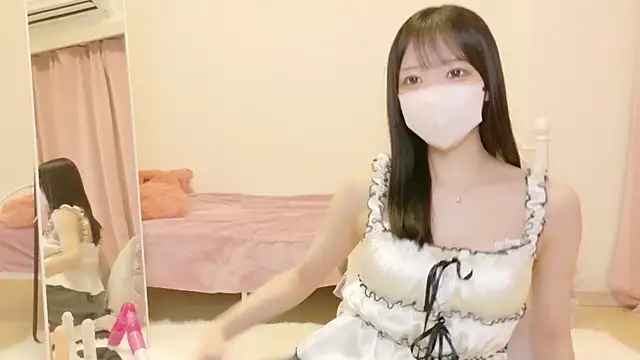 roachan  online show from 02.07.26