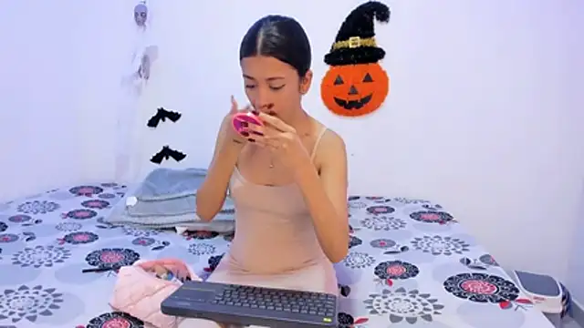 Snapshot of Sexy777Couple chatting on 10.24.25 Sexy777Couple online show from 10.24.25