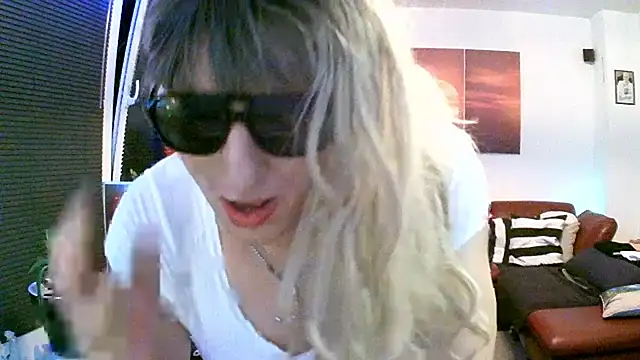 hellgirl1980 online show from 11.08.25