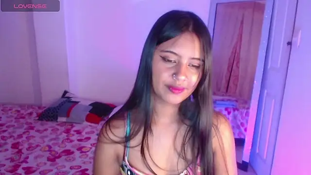 NiaFoxx online show from 09.29.25