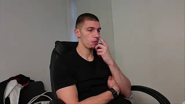 Snapshot of Ryan_Dozer chatting on 10.11.25 Ryan Dozer online show from 10.11.25