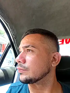 Snapshot of yeffito1 chatting on 09.19.25 yeffito1 online show from 09.19.25