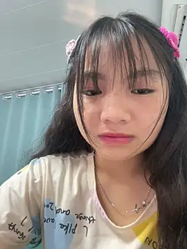 Snapshot of Emlyly-18 chatting on 10.09.25 Emlyly-18 online show from 10.09.25