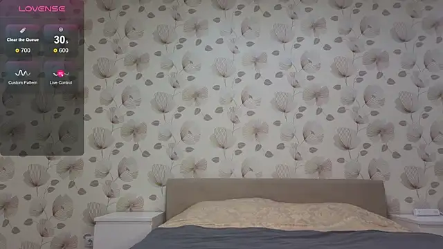 Snapshot of Annabel_theMoon chatting on 10.07.25 Annabel theMoon online show from 10.07.25