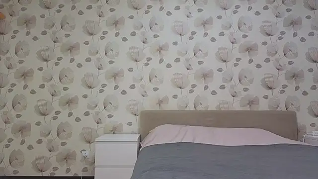 Snapshot of Annabel_theMoon chatting on 12.05.25 Annabel theMoon online show from 12.05.25