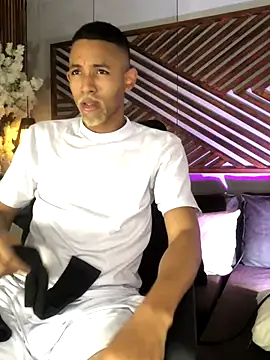 B Wild online show from 11.01.25