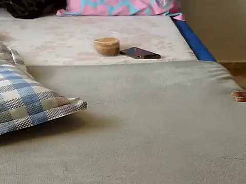 Playroom queen online show from 10.04.25