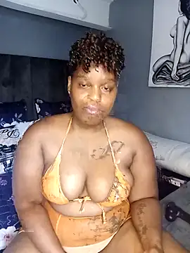 Snapshot of ThickAmy chatting on 11.04.25 ThickAmy online show from 11.04.25