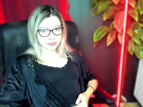 Snapshot of loveHeidi chatting on 03.03.26 loveHeidi online show from 03.03.26