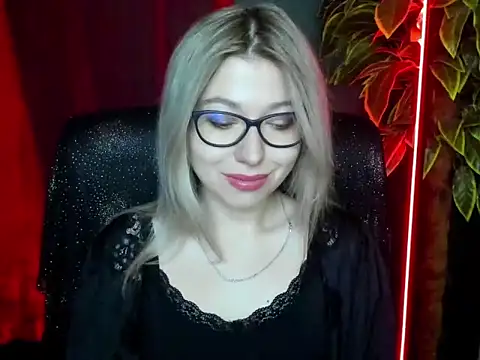 Snapshot of loveHeidi chatting on 03.09.26 loveHeidi online show from 03.09.26